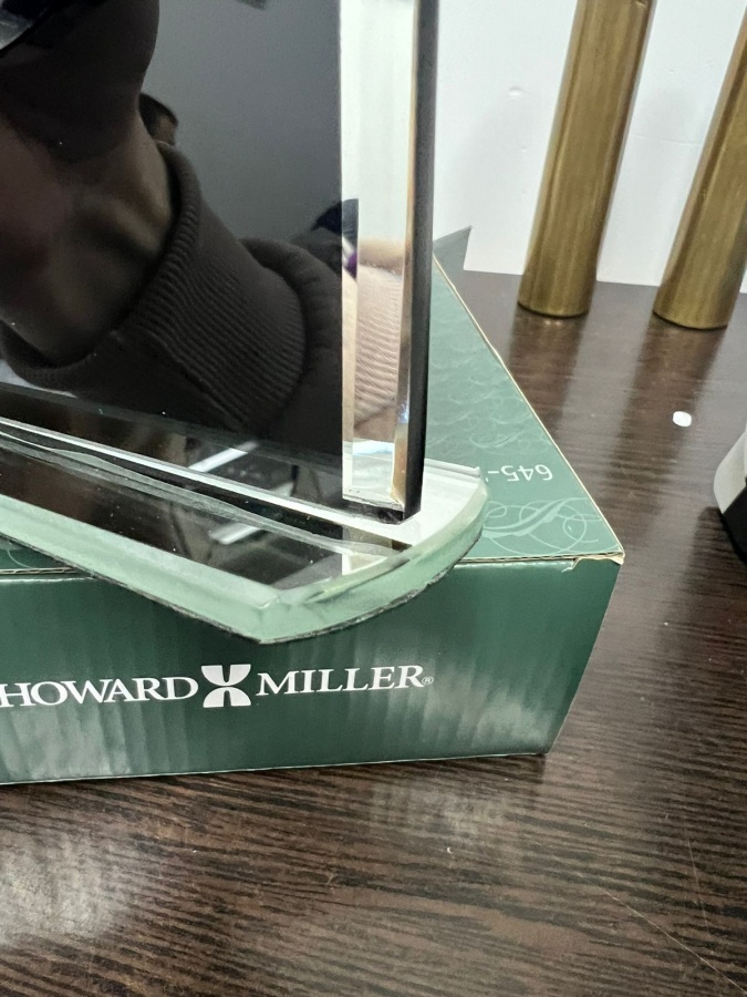 Настольные часы Howard Miller 645-702