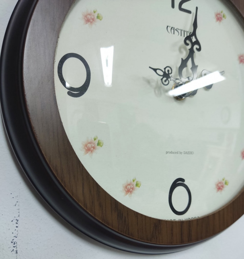 Часы настенные Castita 102B 