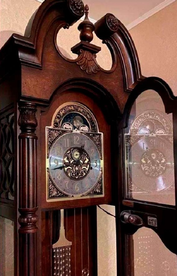 Напольные механические часы Howard Miller 611-062 