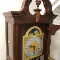 Напольные механические часы Howard Miller 610-520