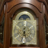 Напольные механические часы Howard Miller 610-939