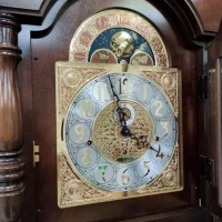 Напольные механические часы Howard Miller 611-042