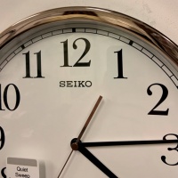 Настенные часы SEIKO QXA730PT