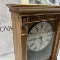 Настольные часы с боем и мелодией Bulova B7663