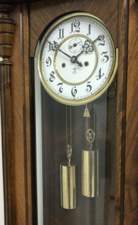 настенные часы с боем Gustav Becker 4