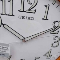 Настенные часы SEIKO QXA720BN из дерева