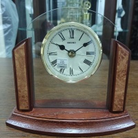 Настольные часы Seiko QXG148Z